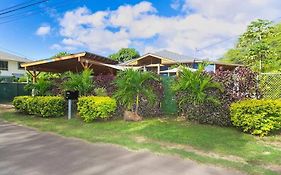 Charming Country Cottage Just A Few Steps From The Beach!
